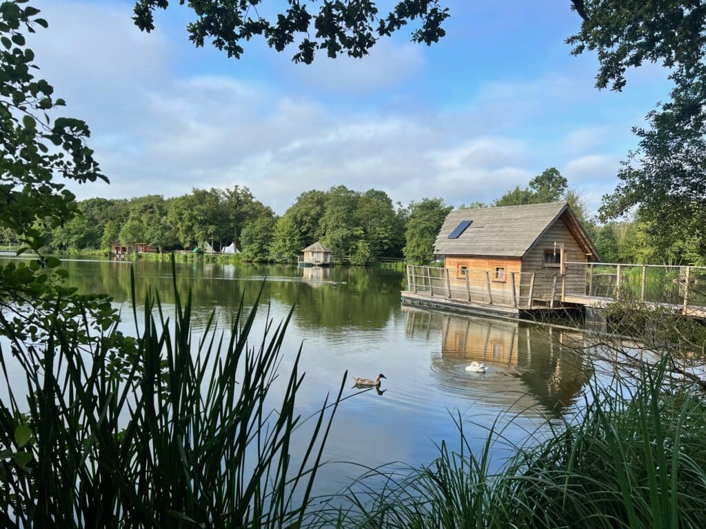 cabane flottante poisson Domaine de la Dombes